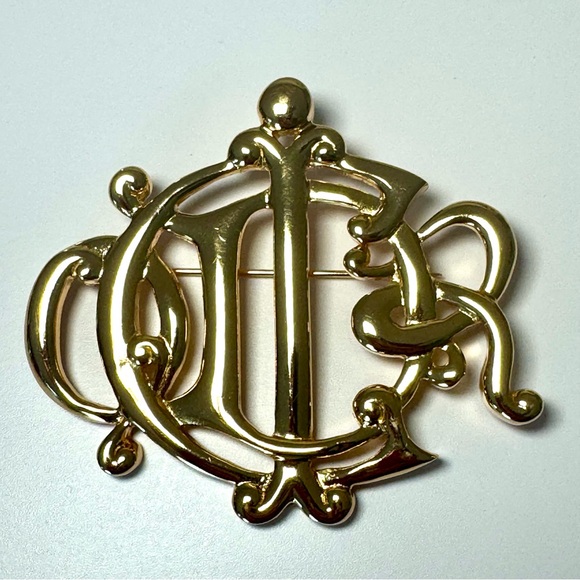 Vintage Christian Dior Gold Tone Crest Monogram Logo Brooch With Original Box - Picture 2 of 9